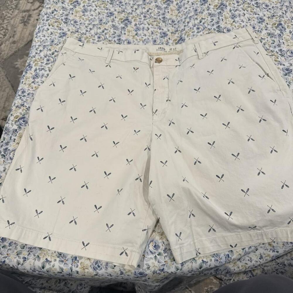 Izod advantage performance printed shorts